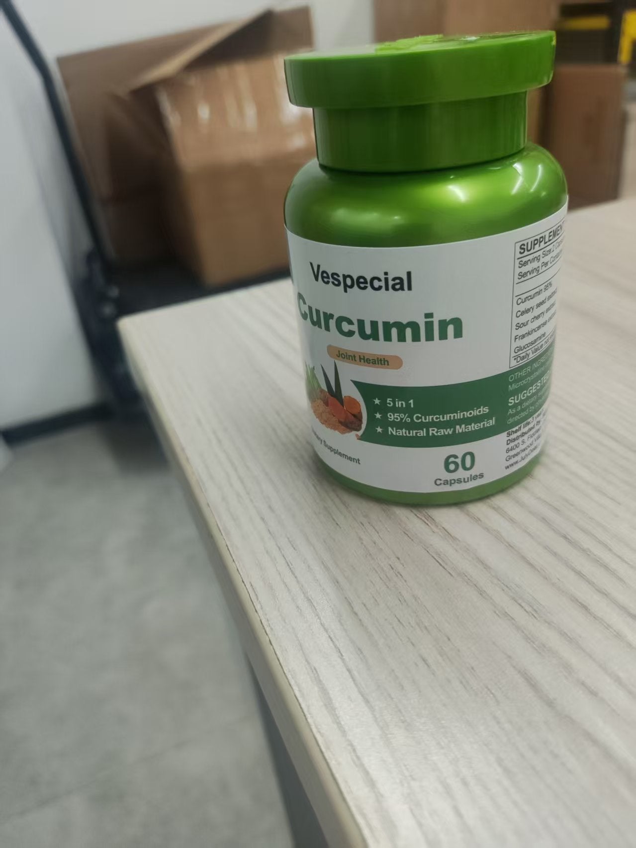 Vespecial姜黄复合物1瓶装，含芹菜籽、酸樱桃、乳香提取物、葡萄糖胺，95%姜黄素类物质，有助于关节健康
抗氧化和免疫支持--共60粒胶囊